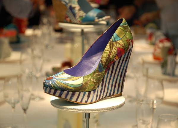 Desigual Schuhe Fröhlich bunte Modelle für Frühjahr Sommer 2012