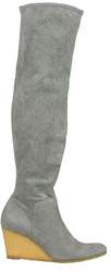 Modische Overknees in grau mit markanter Kreppsohle