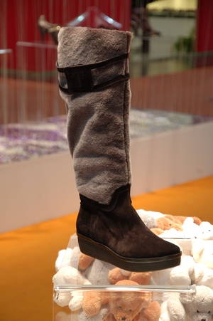 Fashion-Trend- Fellstiefel im Winter 2010