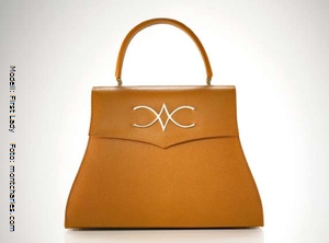 Handtaschen aus Monaco sind der Inbegriff von Luxus und Glamour - Mit seiner neuen sinnlichen Handtaschenkollektion erweckt das Haute-Couture-Label des Fürstentums Monacos, Mont Charles de Monaco, den Glamour von Monte Carlo zu neuem Leben.
