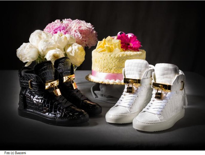 Buscemi: Sneaker der Luxusklasse - Jon  Buscemi versteht es, mit seinem 2013 gegründeten Luxus-Label Begehrlichkeiten zu wecken. Auch wenn sich die feinen Leder Sneaker nicht jeder leisten kann, haben sie schnell ihre Fangemeinde rund um den Globus gefunden. 
