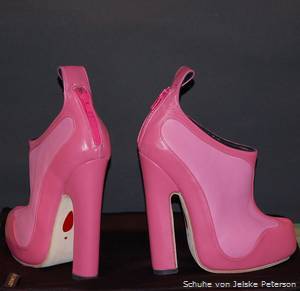 [title] - Newcomer-Designer und bekannte Labels präsentierten auf der GDS-Szeneplattform Design Attack ihre angesagten Schuhkollektionen.