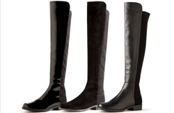 Der schwarze Overknee-Stiefel 5050 von Stuart Weitzman ist legendär. Seit nunmehr 20 Jahren wird er von Frauen auf der ganzen Welt getragen - sei es privat, auf dem Roten Teppich oder bei Bühnenauftritt. In dieser Saison gibt es das Modell in neuen Farbkombis.