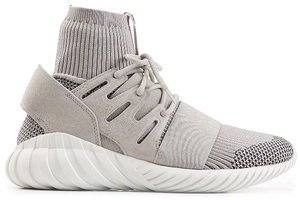 [title] - Knit Sneakers sind extrem leicht und flexibel, denn das gestrickte Material passt sich dem Fuß wie eine zweite Haut an und bietet optimalen Tragekomfort bei gleichzeitigem Halt. Experten sagen den neuartigen Lifestyle-Schuhen eine große Zukunft voraus.