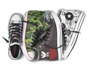 Converse kooperiert mit der erfolgreichsten virtuellen Band der Welt und präsentiert den Start der neuesten Zusammenarbeit im Bereich Musik mit den Gorillaz. Die Schuh-Ikone Chuck Taylor wird mit den legendären Grafiken der Band kombiniert 