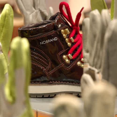 Exklusive Nobrand Schuh-Skizze